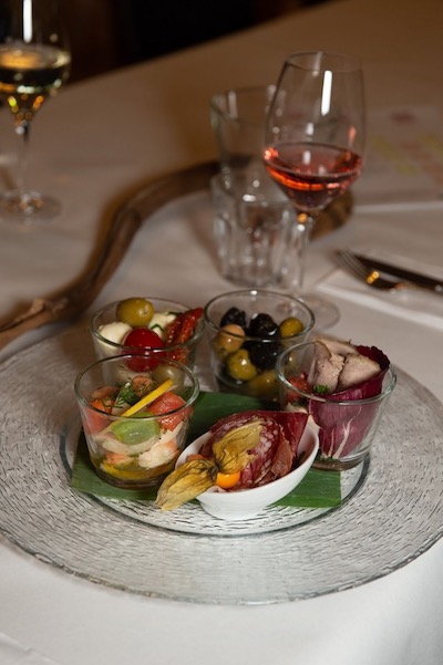 Feiern Sie Ihre Party im Weinladen in Stuttgart. Mieten Sie unsere Location und bestellen Sie die Gourmet Compagnie als Caterer!