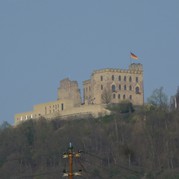 Das Hambacher Schloss als perfekte Kulisse für perfekten Wein von Oliver Zeter