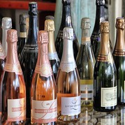 Eine große Auswahl an Crémant, Sekt und Champagner im Wein-Musketier