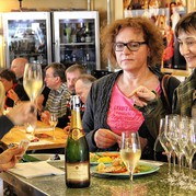 Unsere stilvolle Art-Deco-Bar im Wein-Musketier Stuttgart