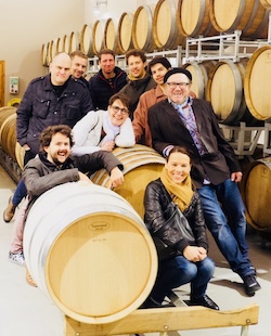 Das Team vom Weinverkauf und Weinberatung in Stuttgart bei Le Brun de Neuville im Fasskeller