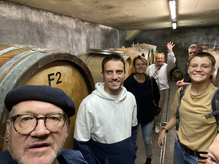Das Team der Weinberatung vom Wein-Musketier in Stuttgart besucht den Winzer für Demeter Wein: Jochen Beurer. Weinproben im Weinladen