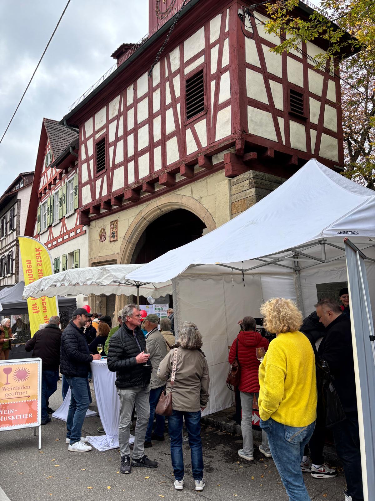 Wein-Musketier Stuttgart, Ihrem Weinladen in Degerloch, beim Möhringer Herbst Wein-Musketier Stuttgart, Ihrem Weinladen in Degerloch, beim Möhringer Herbst