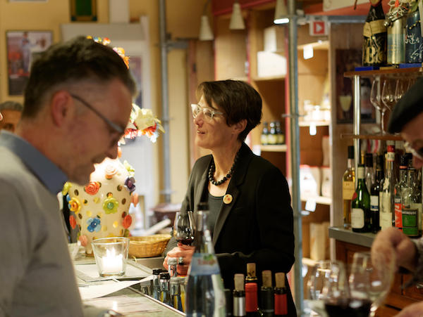 Die Art-Deco-Bar im Wein-Musketier Guido Keller hält bei unseren Kulturveranstaltungen in Stuttgart immer eine erlesene Auswahl an Weinen für Sie bereit