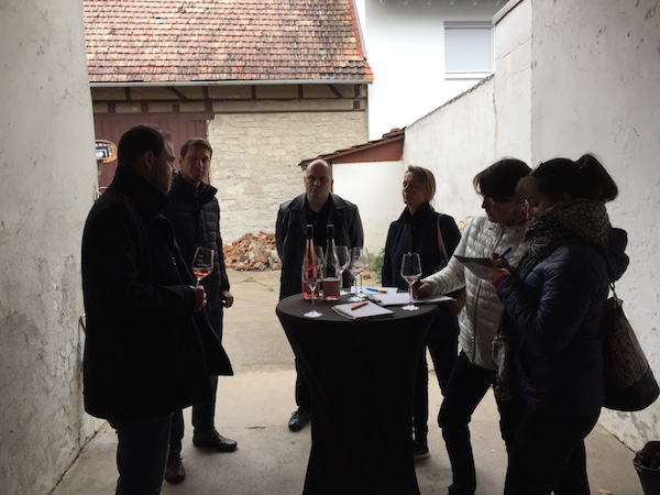 Neues Wissen über regenerative Landwirtschaft im Weinbau für Wein in Stuttgart