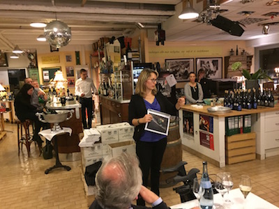 Le Brun de Neuville Champagner in Stuttgart: Hélène Monleau und Justine Boxler