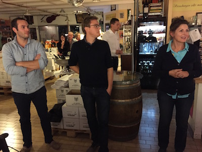 David und Arnaud Lavantureux mit Tina James vom Weincontor 