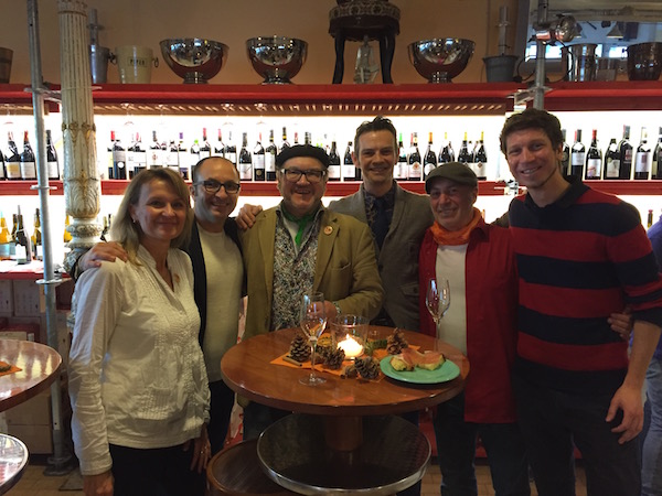 Unser Team, Guido Keller und Kunden zu unserem 10-jährigen Jubliläum. 10 Jahre Wein in Stuttgart bei Guido Keller