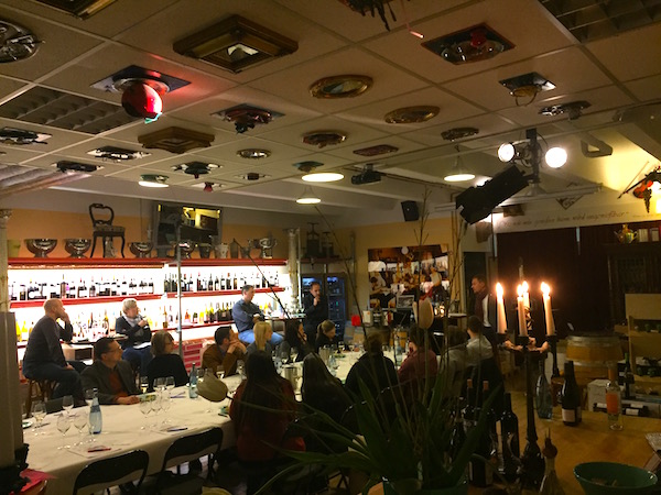 Weinseminar Rebsorten in Stuttgart Degerloch bei Guido Keller mit Michael Malina, IHK-geprüfter Sommelier Weinseminar Rebsorten in Stuttgart Degerloch bei Guido Keller mit Michael Malina, IHK-geprüfter Sommelier