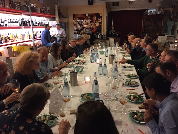 Weinproben im gemütlichen Ambiente des Weinladens in Stuttgart, Ihrer location zum Mieten für Geburtstag, Hochzeit, Jubiläum ...