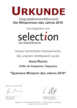 Anna Rovira, die Erste Önologin von Celler de Capçanes, ist beim SELECTIONS Wettbewerb, zu „Spaniens Winzerin des Jahres 2018“ gekürt worden. Anna Rovira, die Erste Önologin von Celler de Capçanes, ist beim SELECTIONS Wettbewerb, zu „Spaniens Winzerin des Jahres 2018“ gekürt worden.
