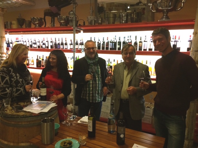 Nieves Garcia-Bodega Bocopa, Alicante, Max Stadler-Weinkontor Tina James und unser Mitarbeiter Jonathan  