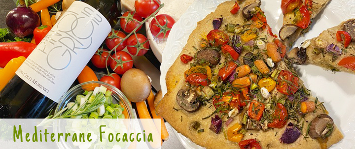 Rezept für unsere Mediterrane Focaccia, begleitet von Pinot Grigio oder einem der vielen anderen Weine aus handwerklicher Herstellung von Ihrem Wein-Musketier Rezept für unsere Mediterrane Focaccia, begleitet von Pinot Grigio oder einem der vielen anderen Weine aus handwerklicher Herstellung von Ihrem Wein-Musketier