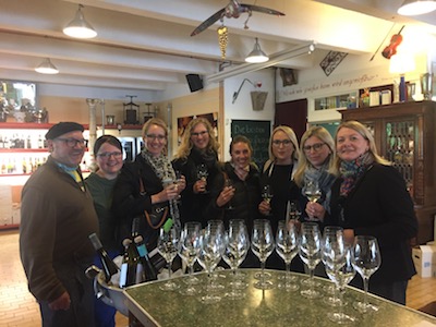 Viele Gäste kamen zu uns in den Stuttgarter Weinladen, um mit Bettina Schumann über Weine zu fachsimpeln, sich zu informieren und zu genießen